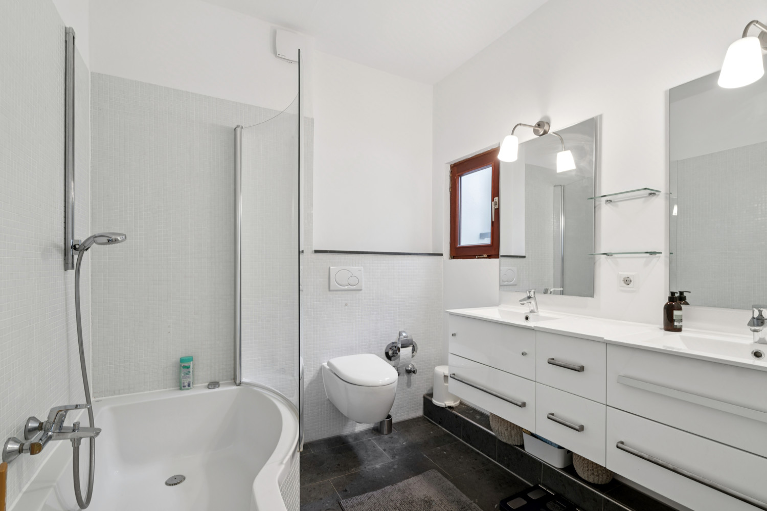 Badezimmer im Dachgeschoss