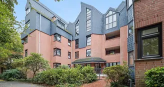 von_poll_real_estate_property_25057043_image_0