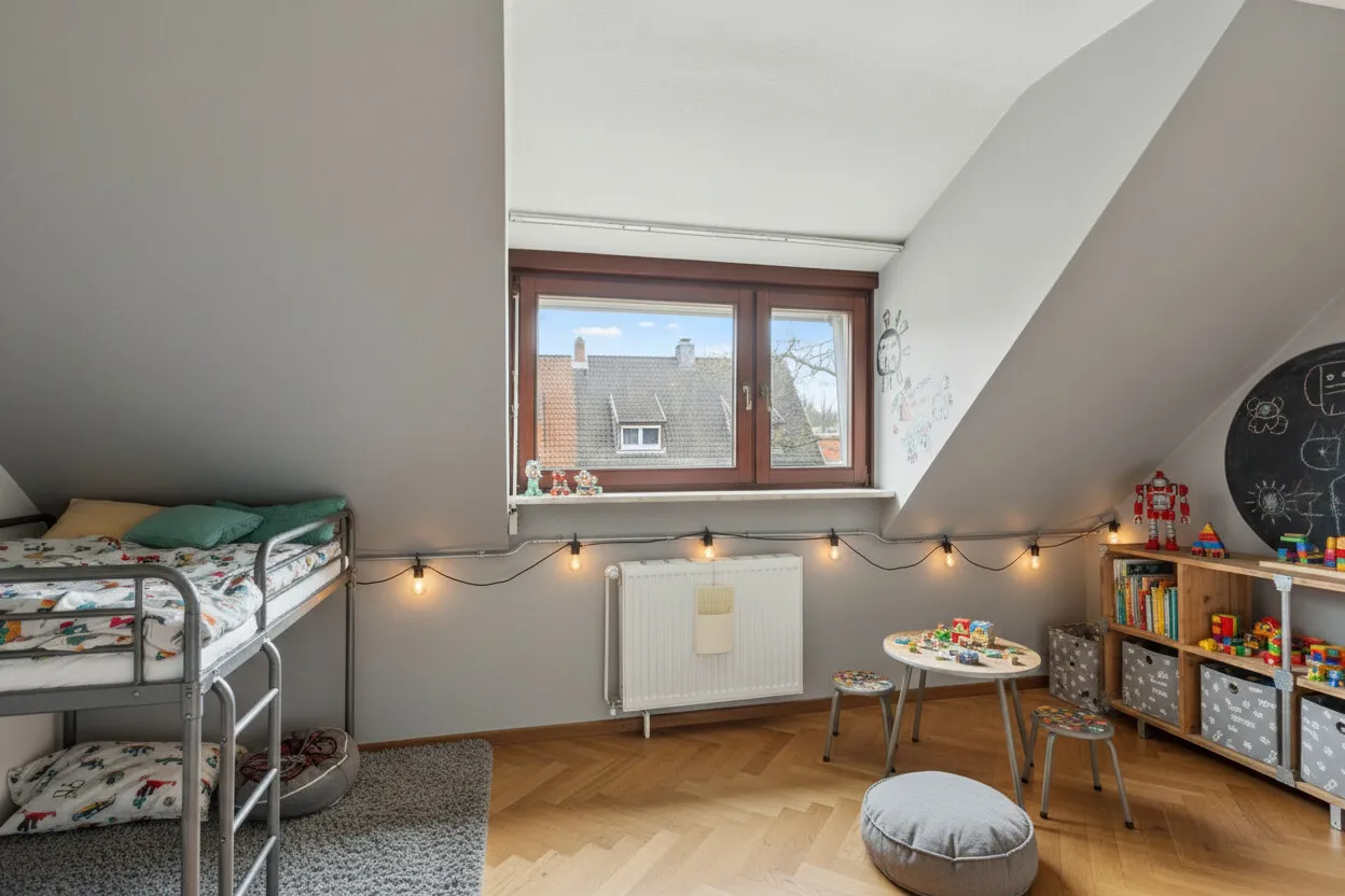 Alternative: Zimmer  1 mit KI eingerichtet
