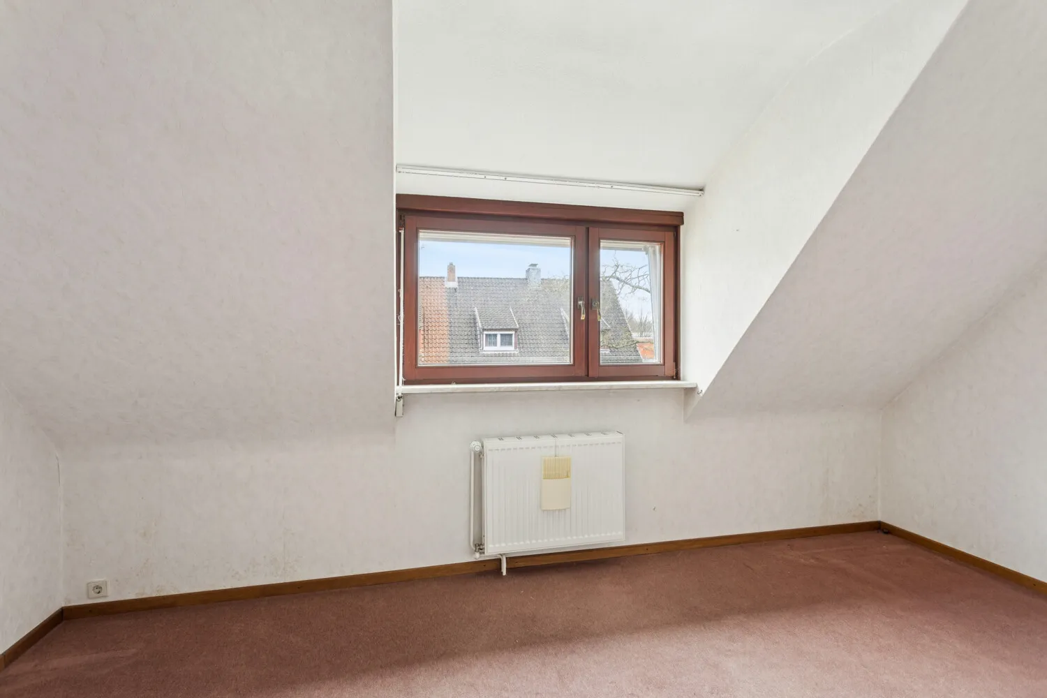 derzeitiger Zustand Zimmer 1