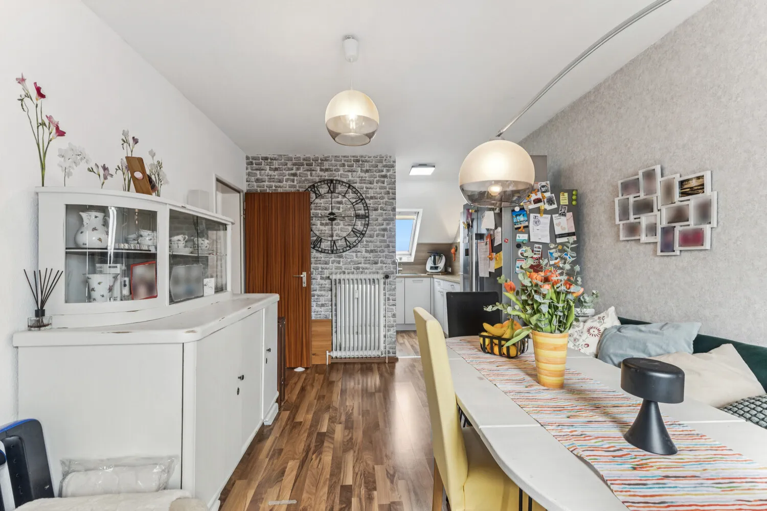 Gepflegte und helle 2- Zimmerwohnung mit PKW- Stellplatz mitten in Hastedt