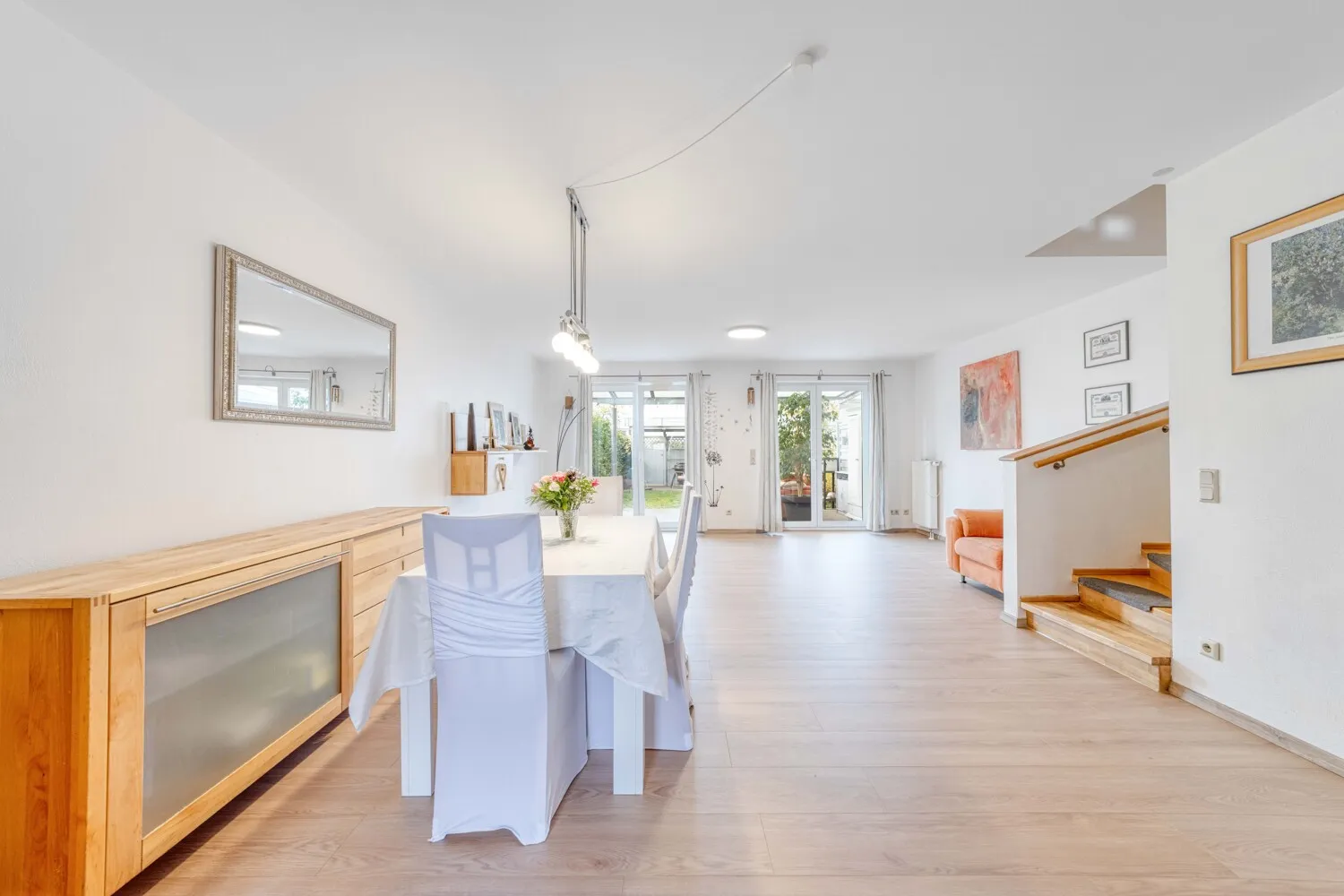 TRIER: Detached house with garden, roof terrace & carport