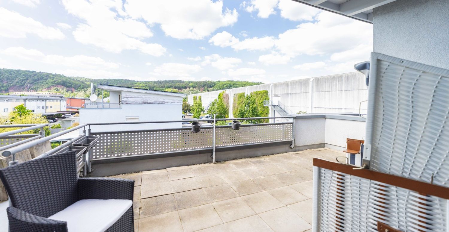 2.OG - Teilüberdachte Dachterrasse