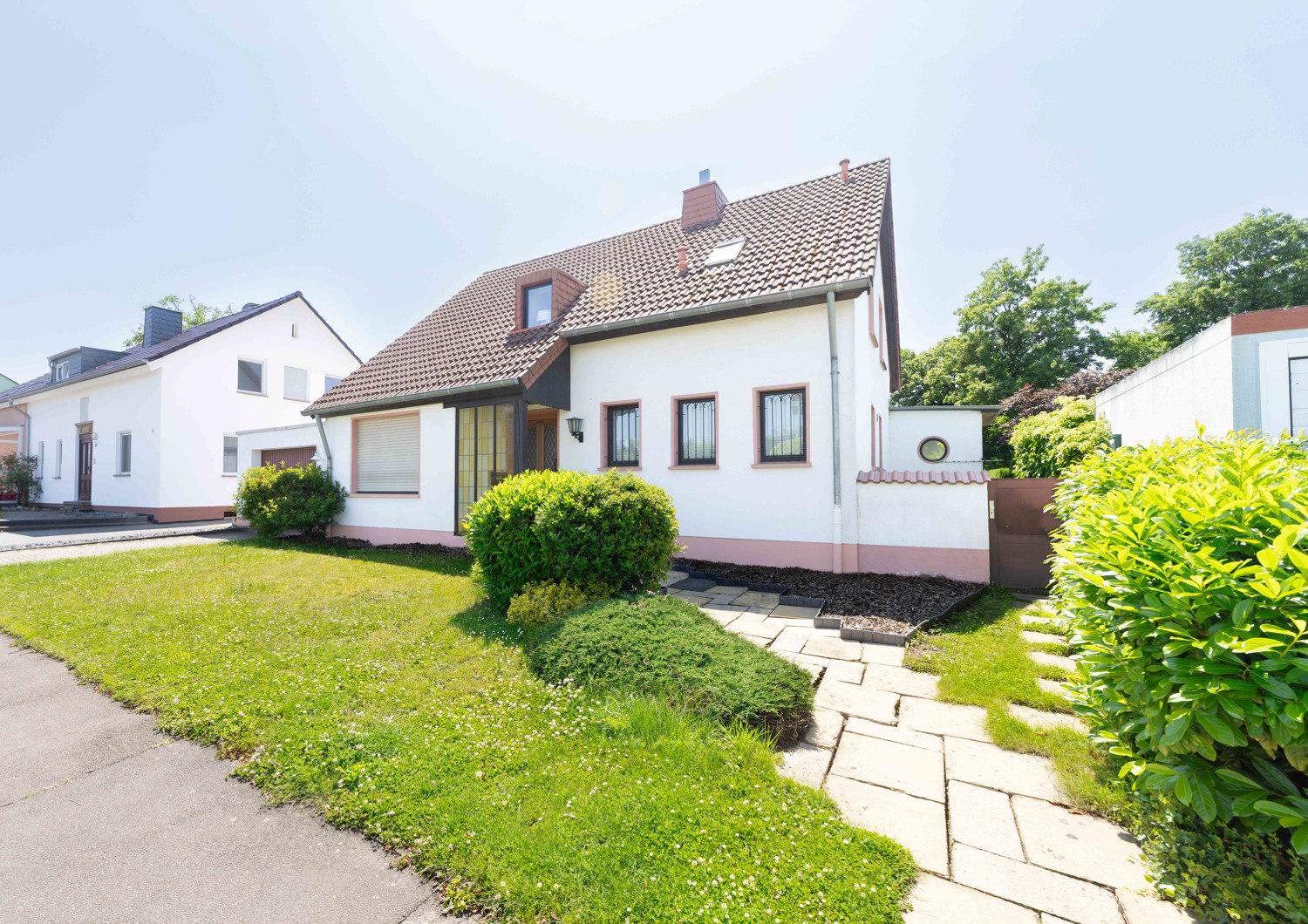 TRIER: Charmantes Einfamilienhaus am Mattheiser Weiher