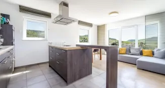 von_poll_real_estate_property_24160015_image_0