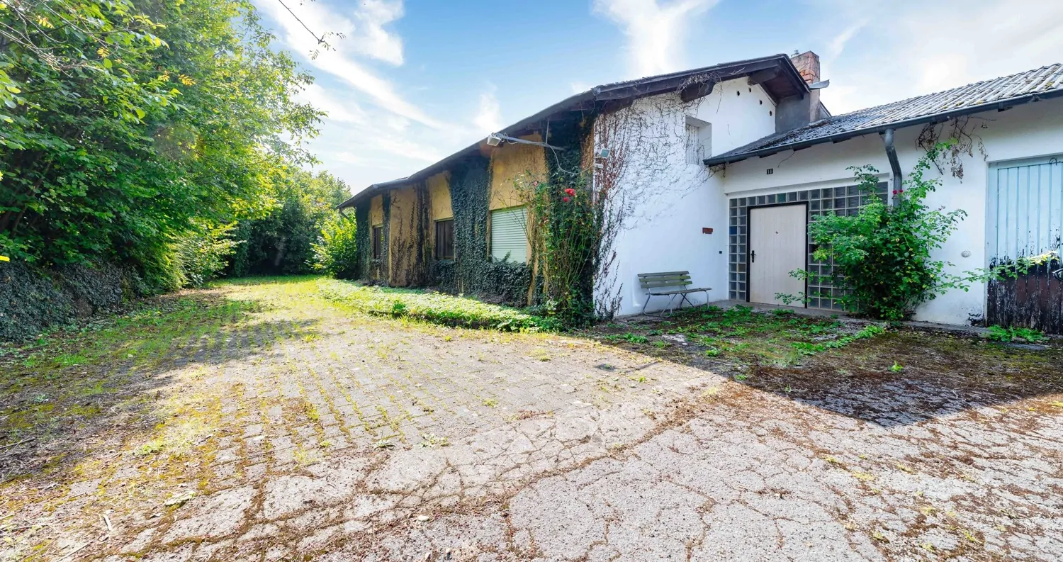 Frontansicht Haupthaus