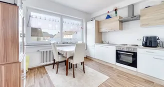 von_poll_real_estate_property_25160018_image_2