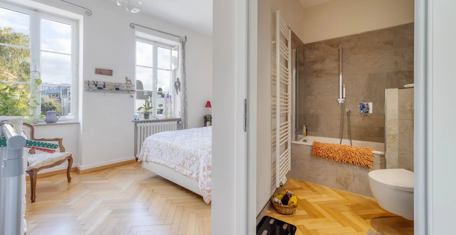 I OG: Schalfzimmer und Bad