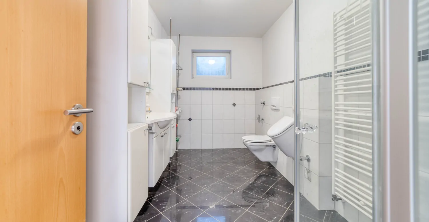 UG: Einliegerwohnung Bad