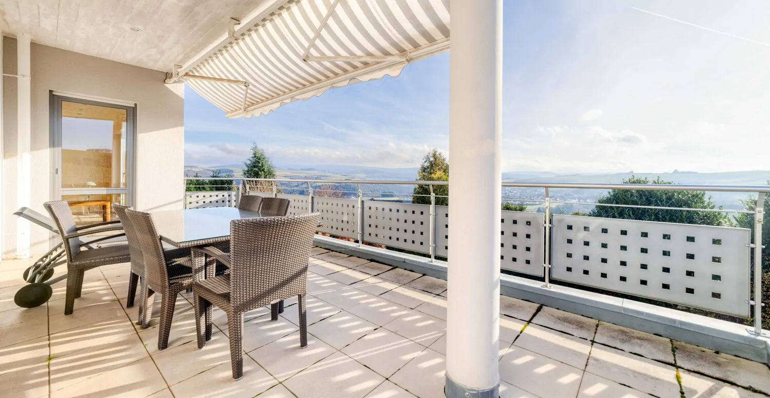 EG: Balkon mit Ausblick