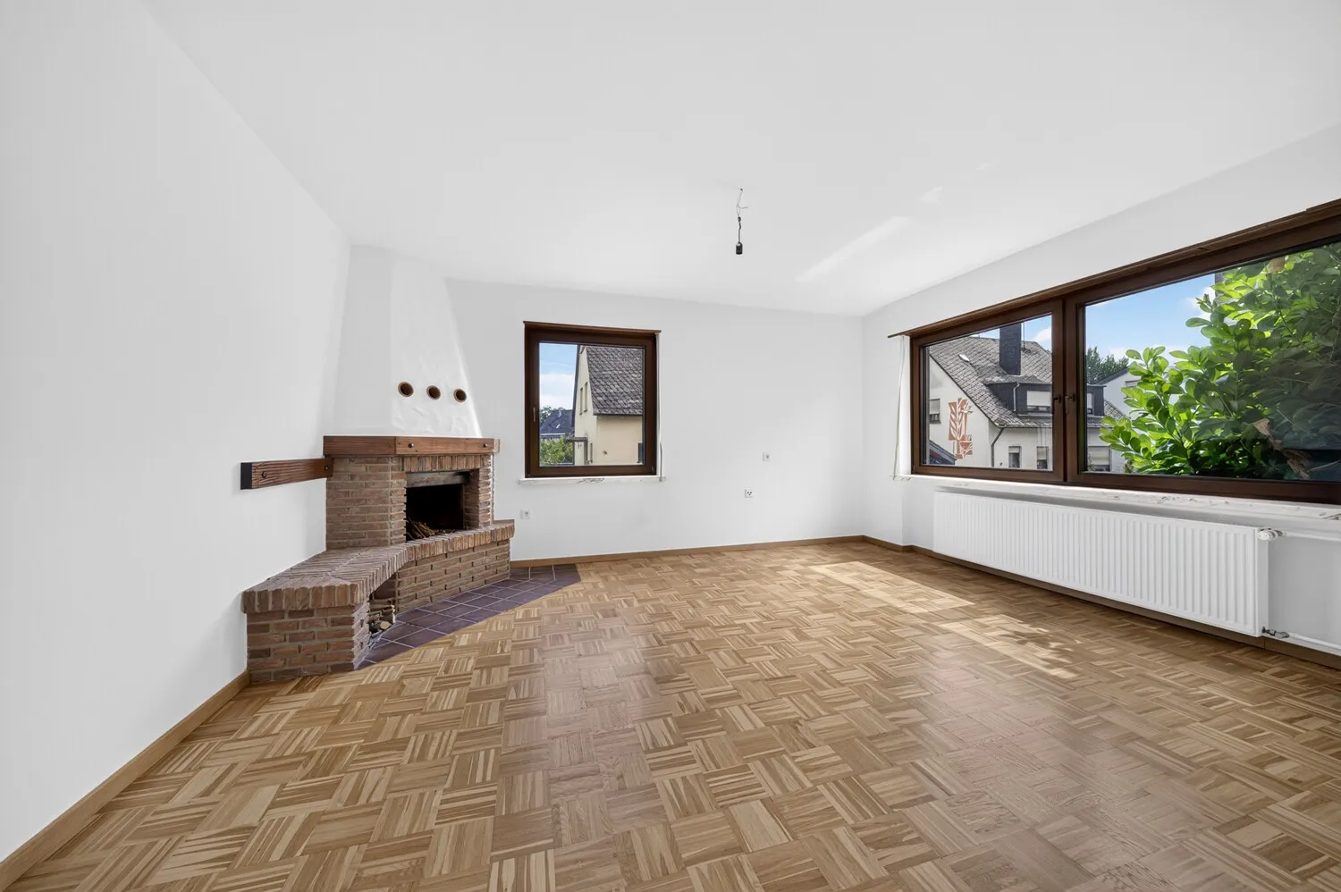 EG - Wohnzimmer mit Kamin