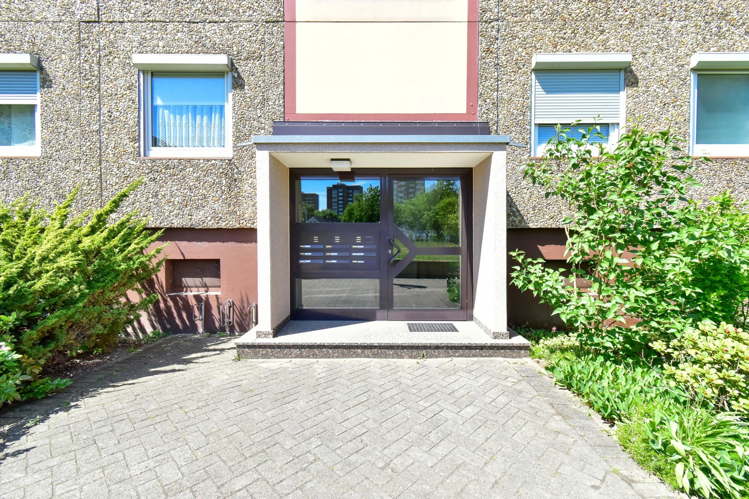 Vorderansicht Eingang