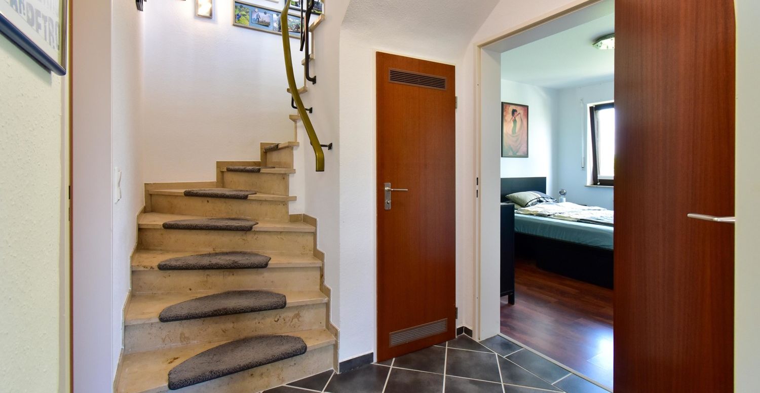 Flur mit Zugang zur Wendeltreppe 4. Oberschoss