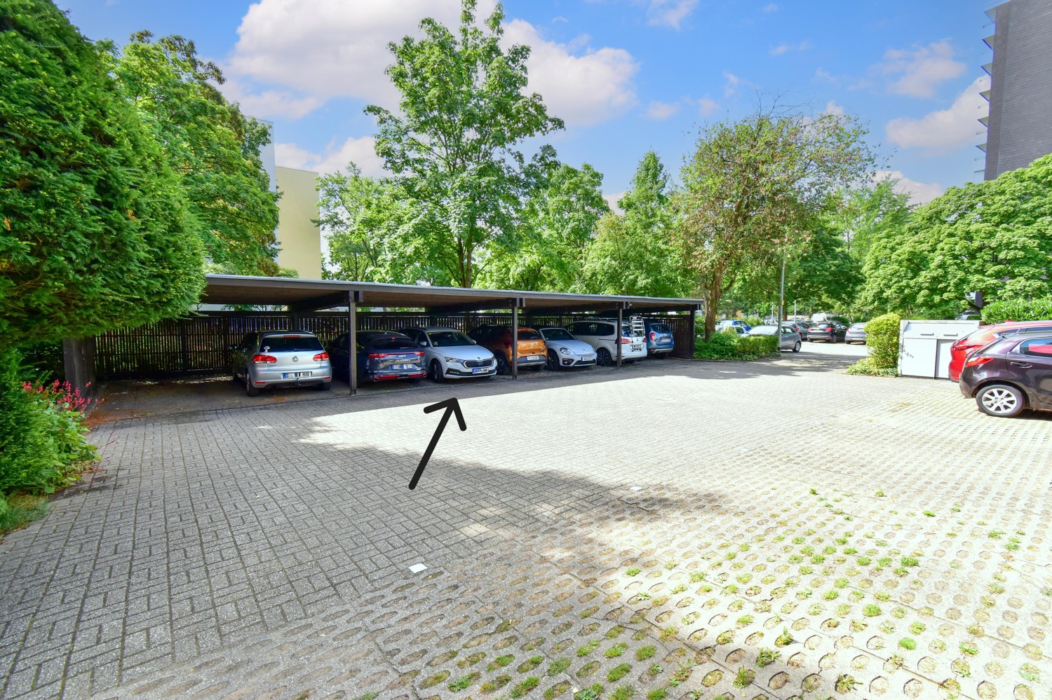 Überdachter Stellplatz