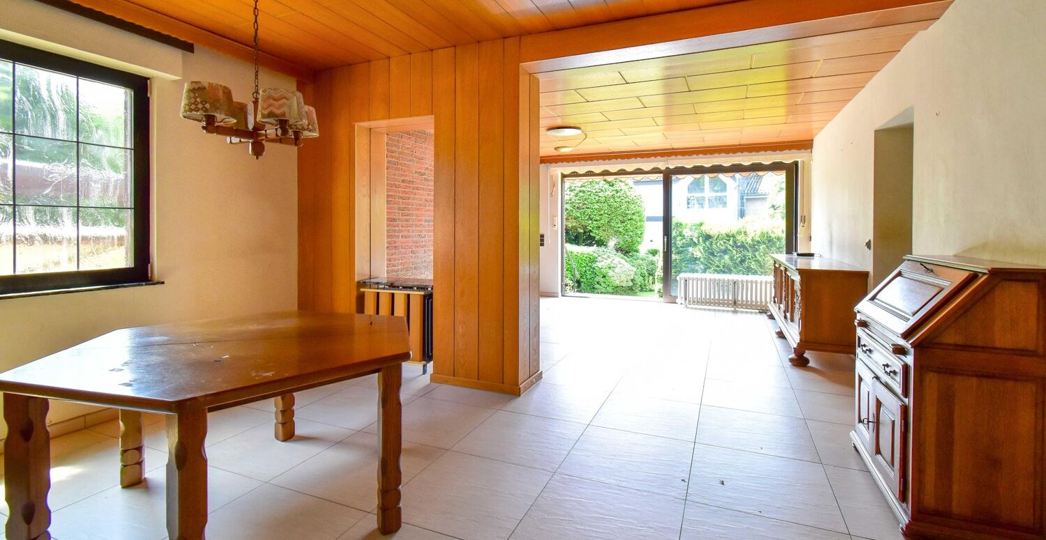 Esszimmer mit Blick zum Wohnzimmer Erdgeschoss