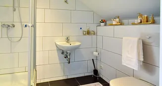 von_poll_real_estate_property_25080026_image_17