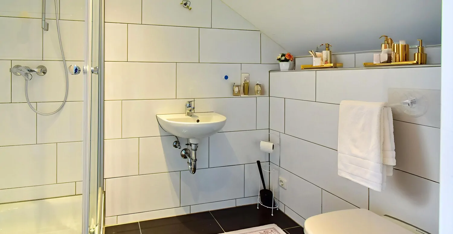 Duschbad im ausgebauten Dachgeschoß