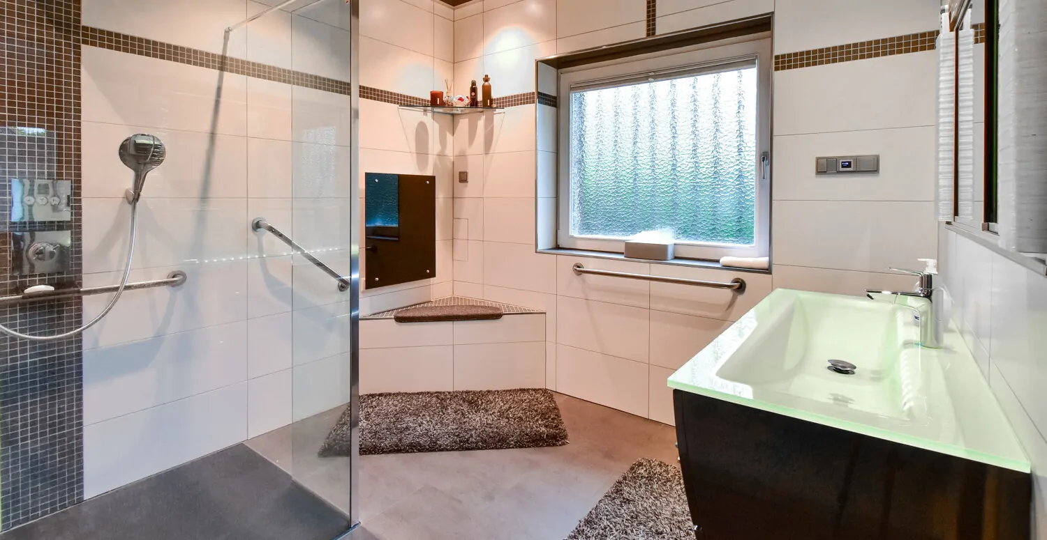 Hauptbad Erdgeschoss