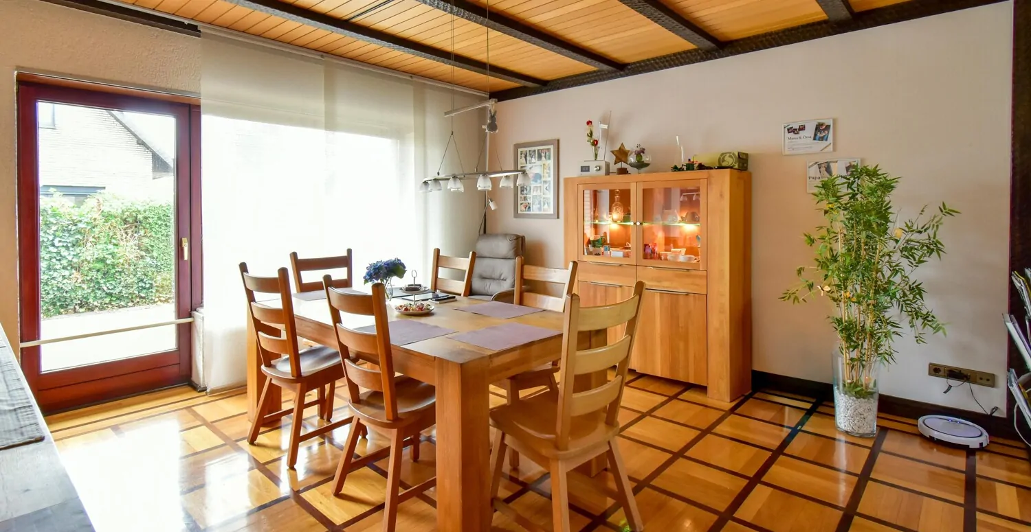 Esszimmer / mögl. Kinderzimmer Erdgeschoss