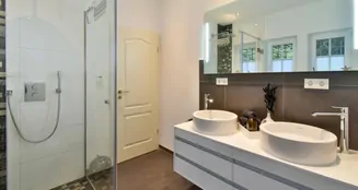 von_poll_real_estate_property_25080029_image_12