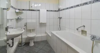 von_poll_real_estate_property_25080030_image_18