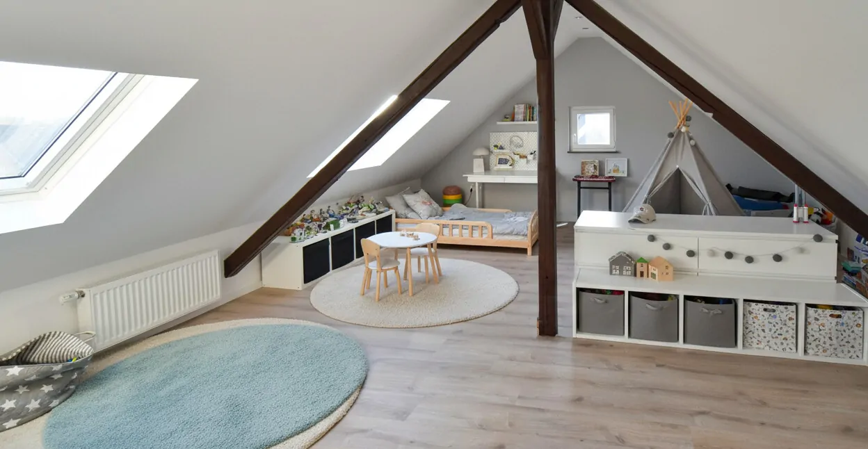 Kinderzimmer Dachgeschoss illustriert