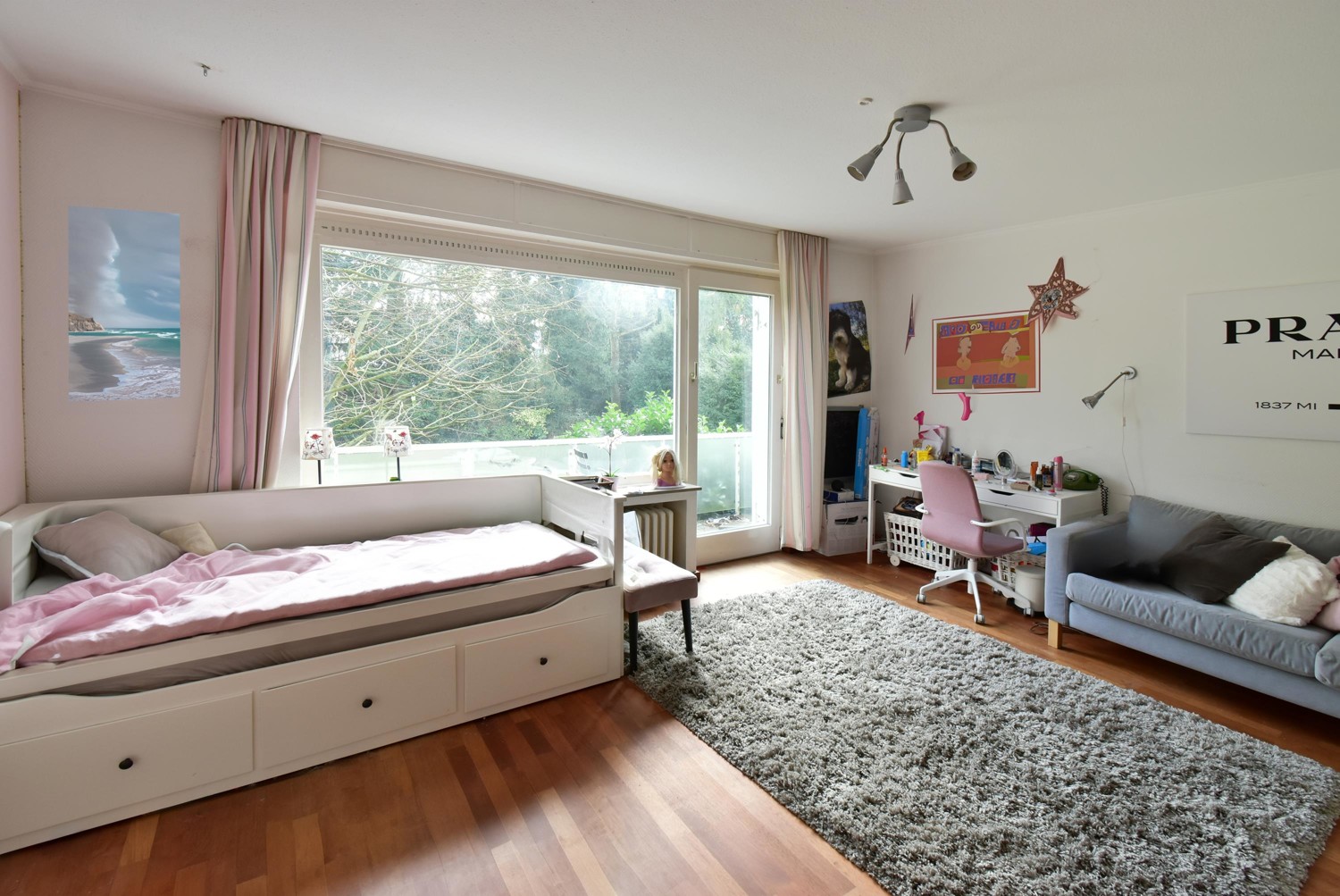 Schlafzimmer mit Balkon Zwischengeschoß