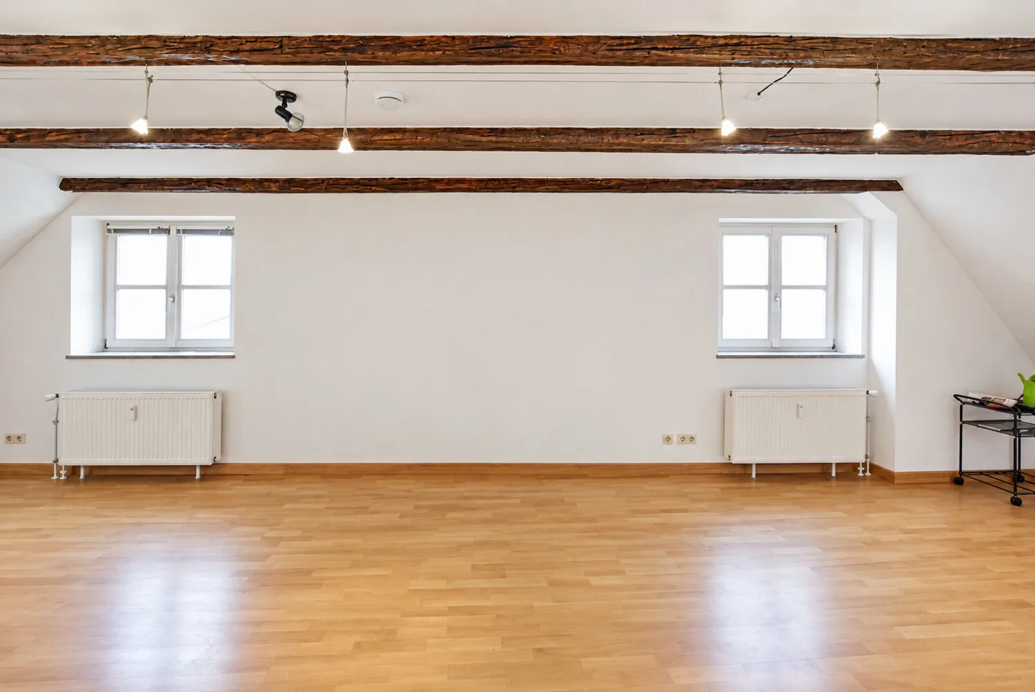 Wohnzimmer mit Sichtbalken