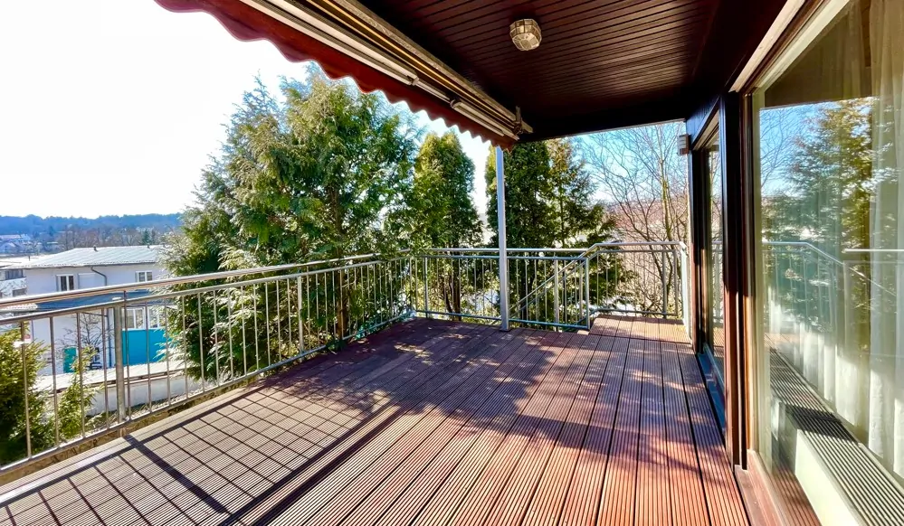 schöne Aussicht von dem Balkon