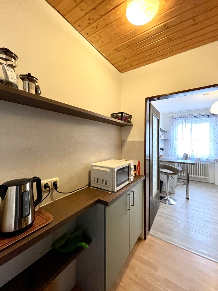 Apartment Typ A mit Ablage für Mikrowelle und Teekocher