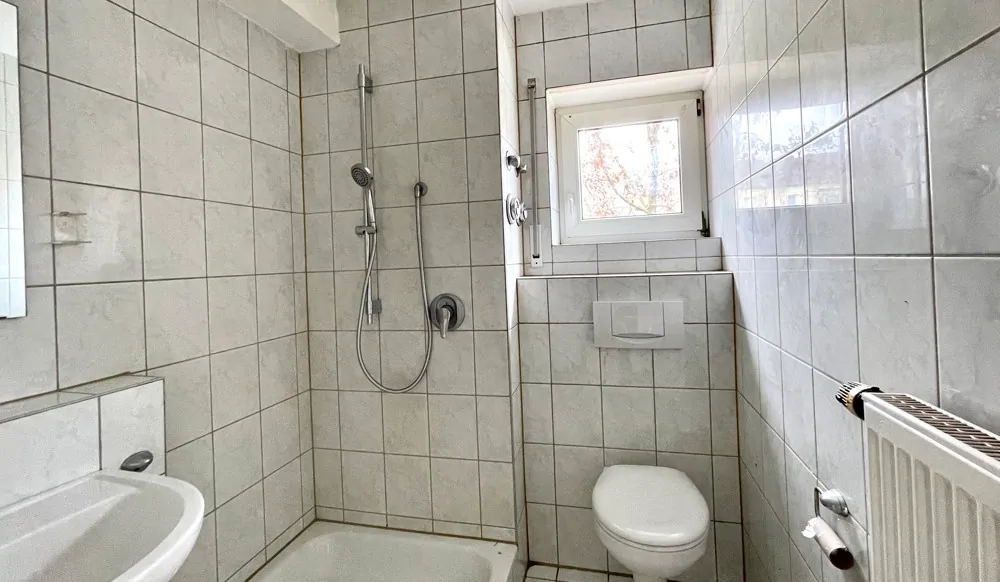 Badezimmer mit Tageslicht