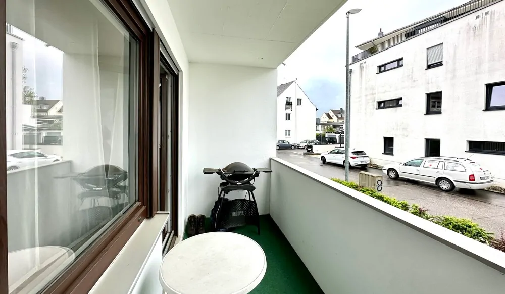 großer Balkon in Ausrichtung Süden