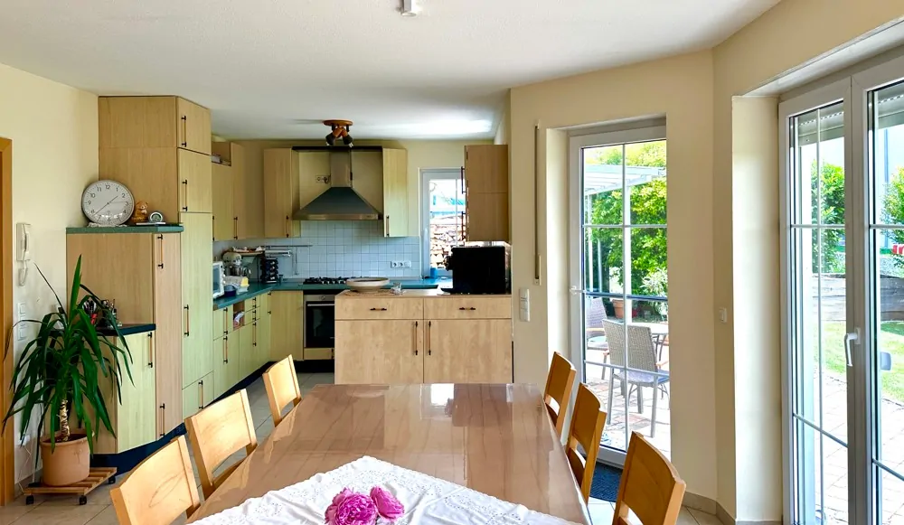 Essbereich mit offener Küche