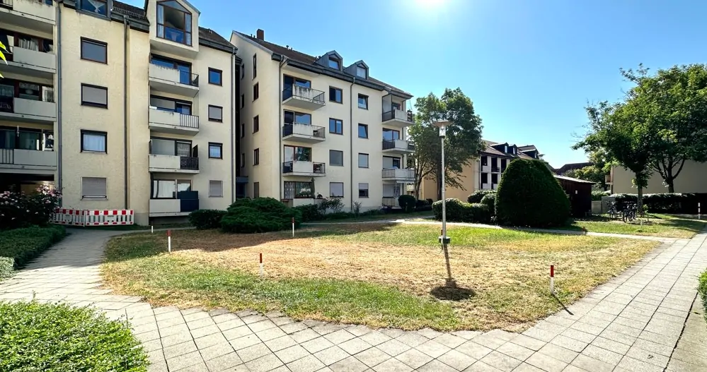 Gartenbereich zur Wohnanlage