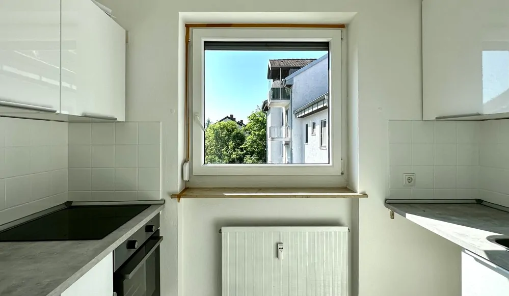 Küche mit Einbauküche