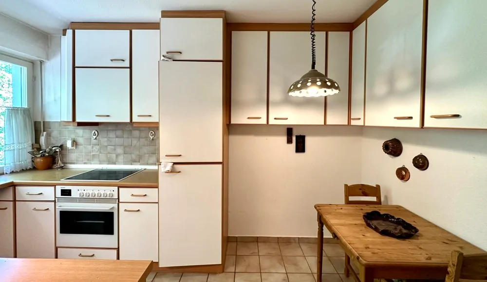 Küche mit Einbauküche