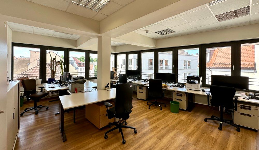 Büro- Praxisfläche