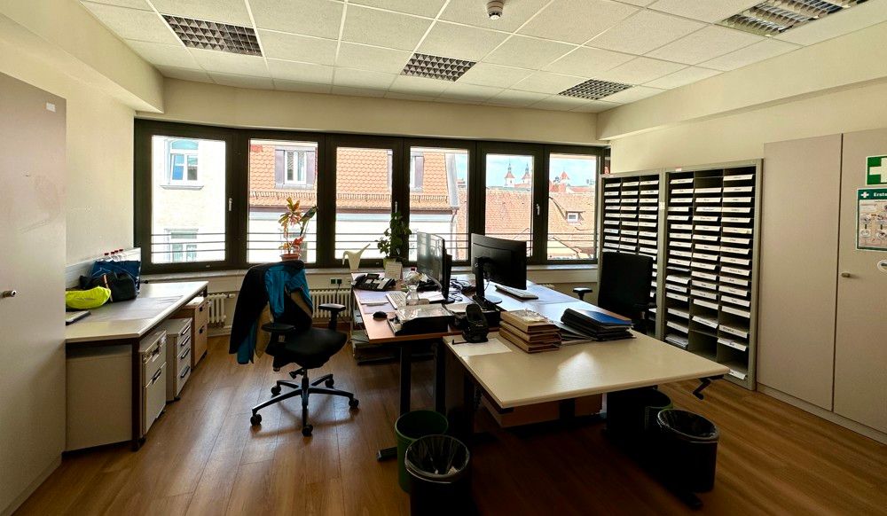 Büro- Praxisfläche