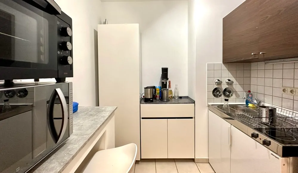 Küche mit Einbauküche