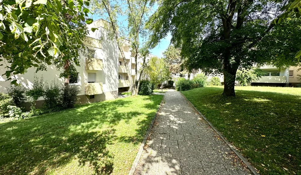 Zugang zu der Wohnanlage