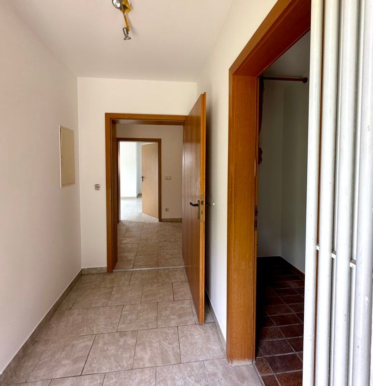 Eingangsbereich mit seitlicher Garderobe