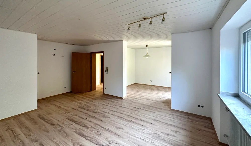 Wohnbereich mit Platz für Einbauküche  UG