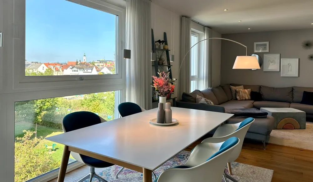 Essbereich mit schöner Aussicht