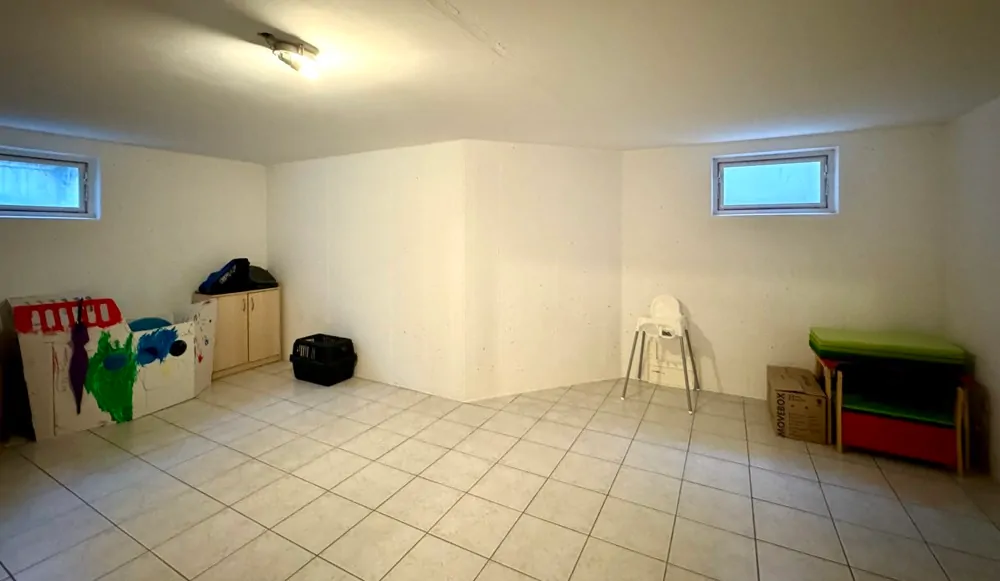 großer Hobbyraum UG