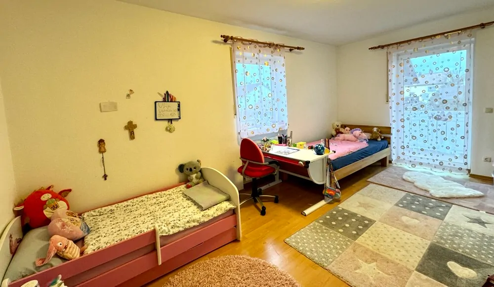 Kinder- Elternschlaf- Arbeitszimmer 1. OG