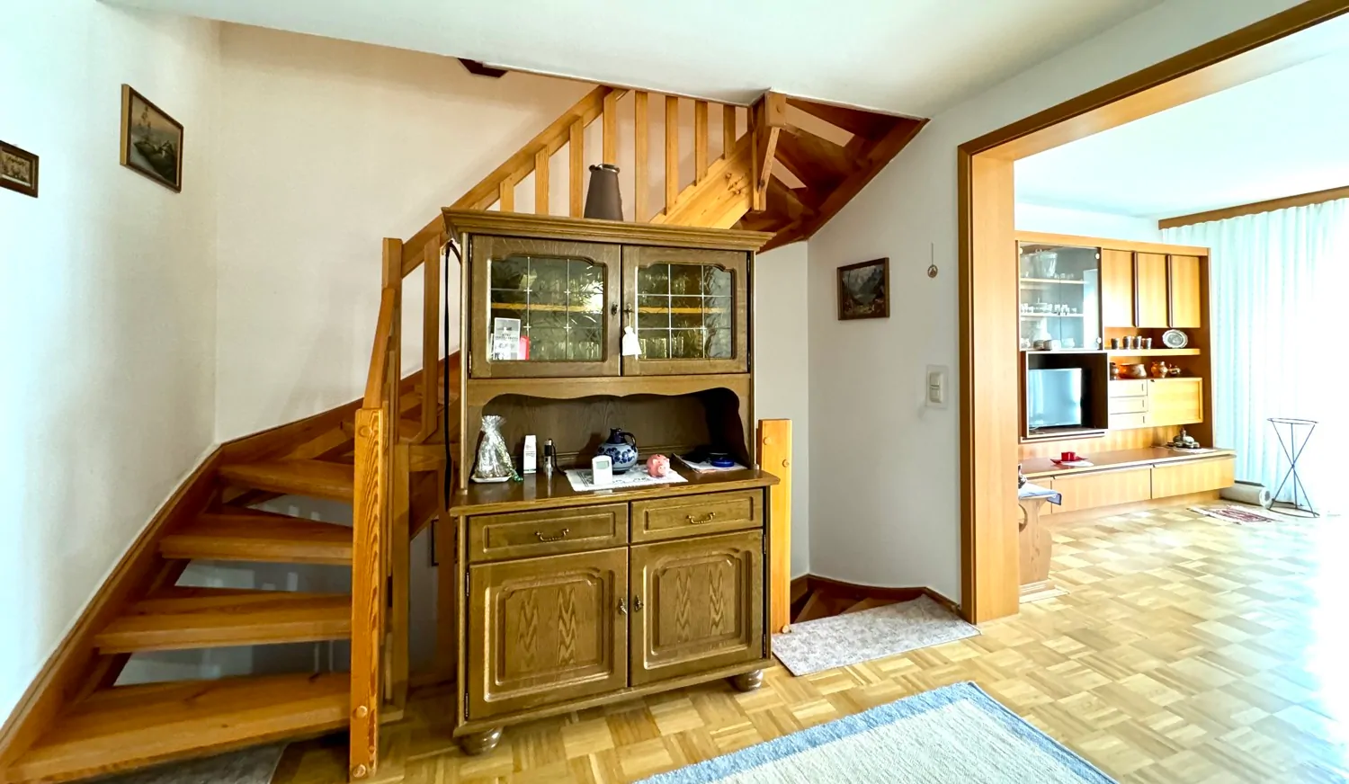 schöner offener  Treppenaufgang