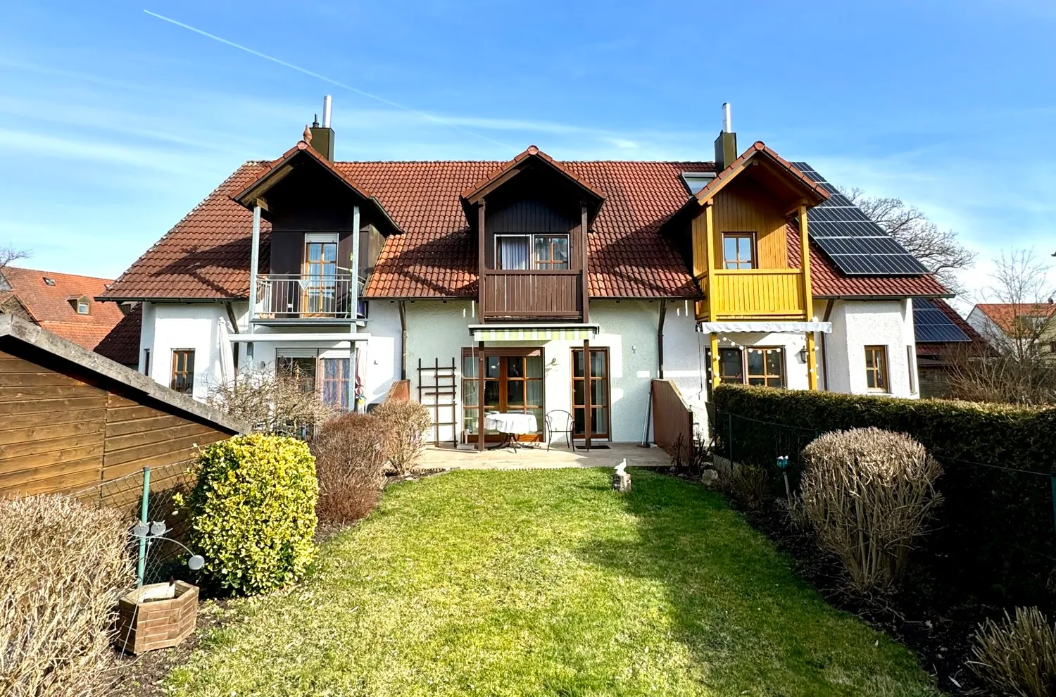 großer und gepflegter Garten