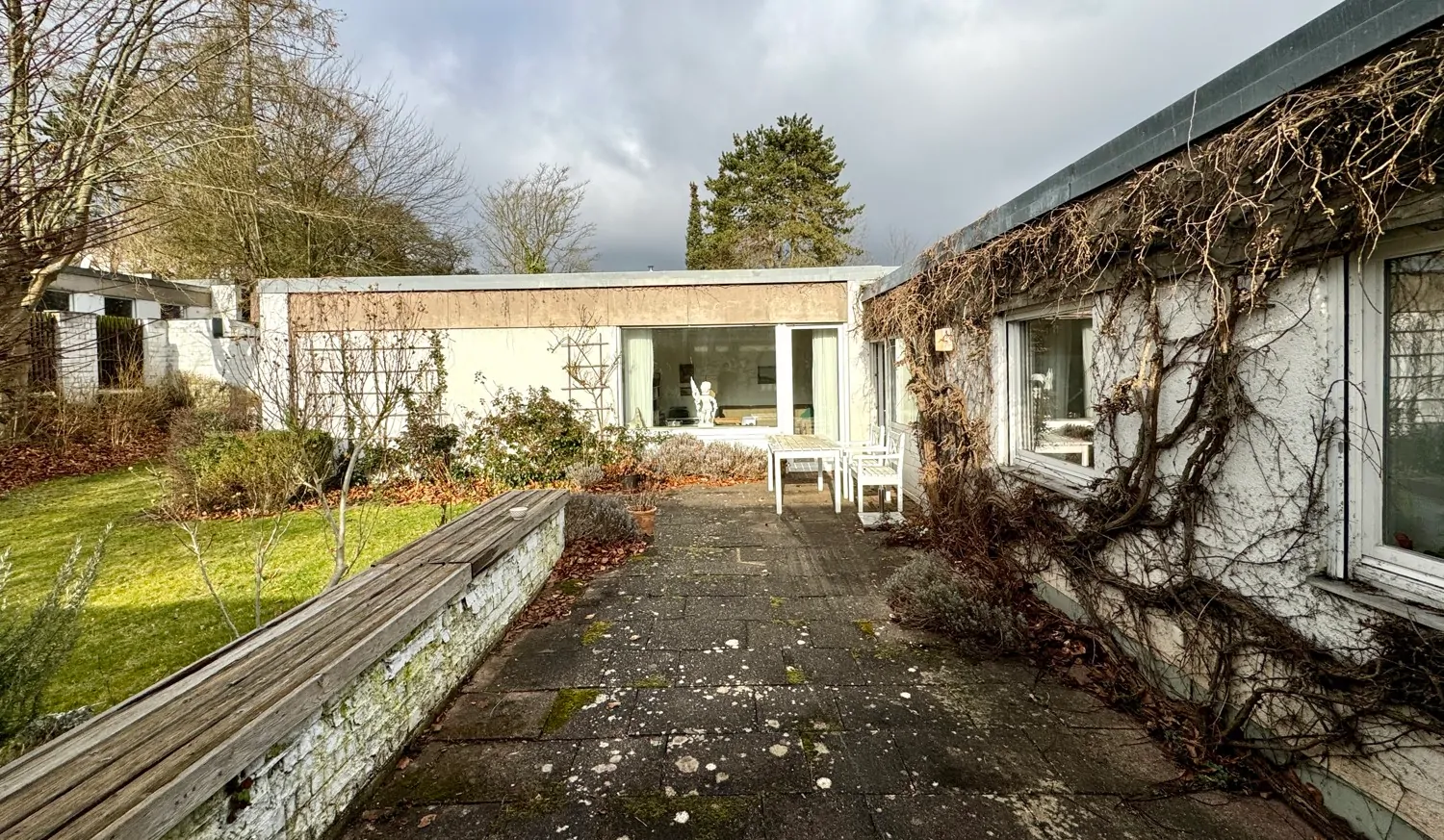 große Terrassenbereich