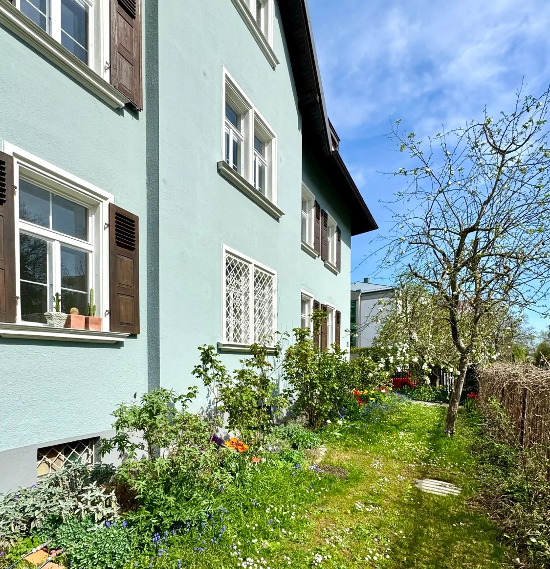 gepflegter Vorgarten