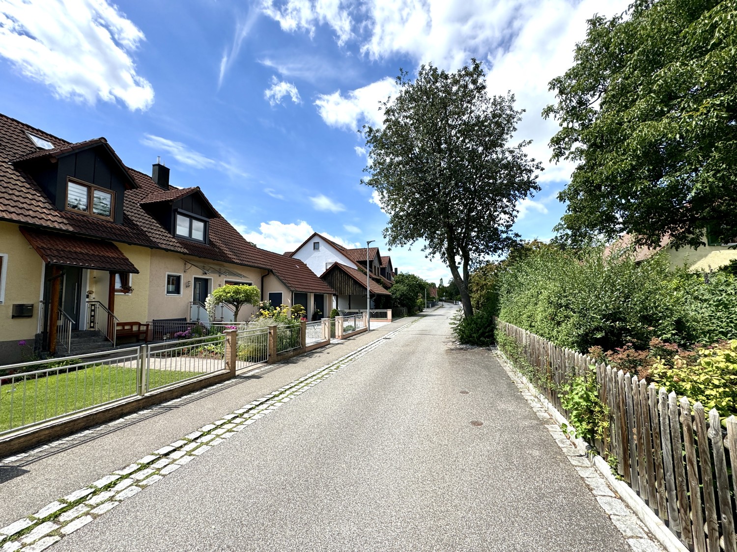 ruhige Stichstraße ohne Verkehr